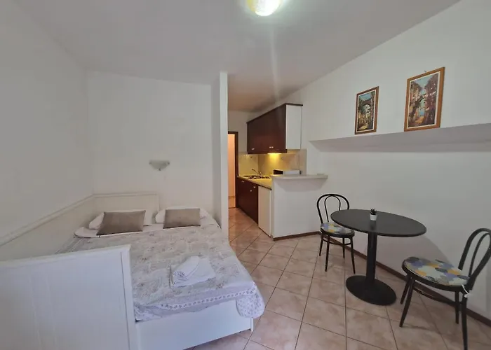 Privatunterkunft Old Town - Studio1 Tribalj